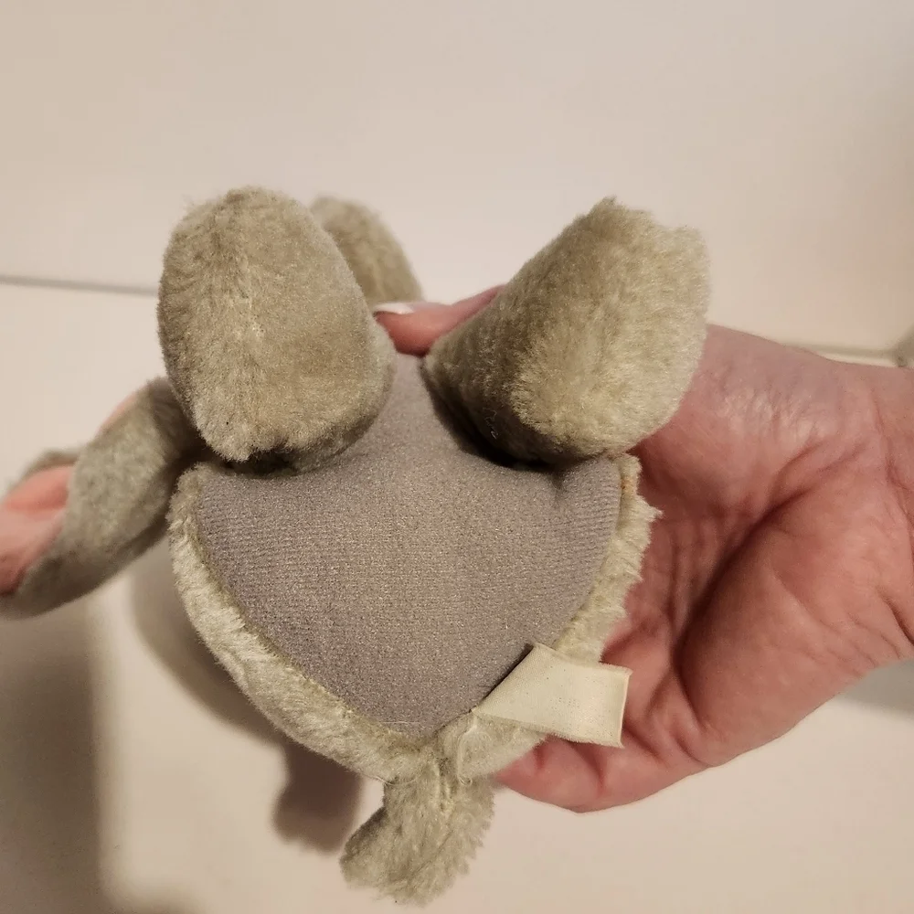 7 1/2” Vintage 1980’s Walt Disney Dumbo Plush Stuffed Animal